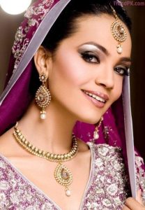 Pakistanibridalmakeuppicturesmodelaminasheikh.()