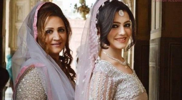 Asma Abbas with Her Daughter