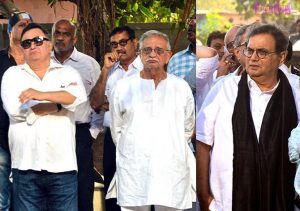 Rishi Kapoor, Gulzar and Subhash Ghai at the funeral