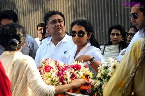 Shraddha Khanna, Vinod Khanna's only daughter, and eldest son Rahul Khanna, right